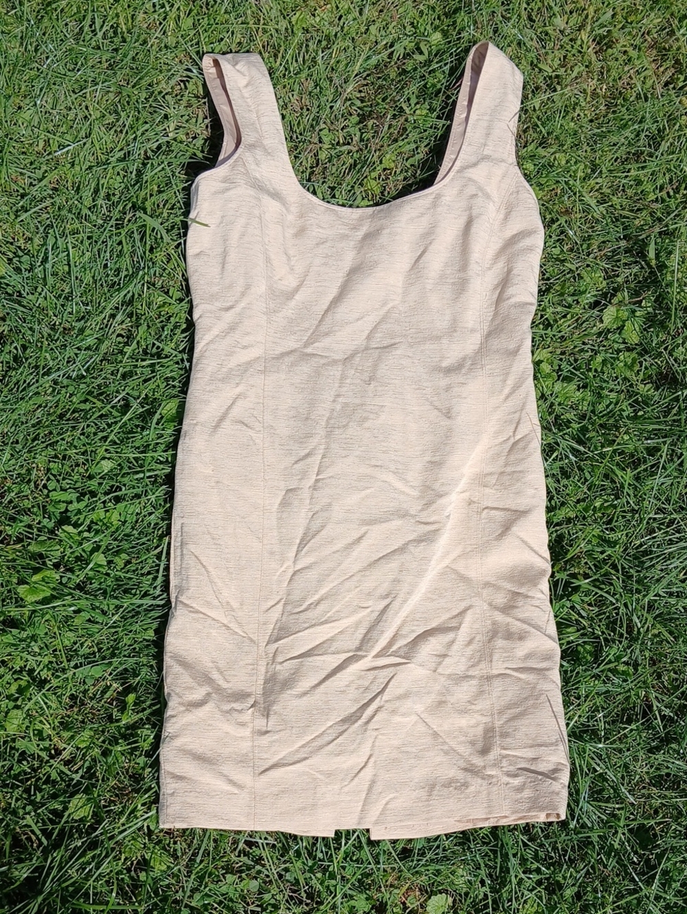Dana Buchman Sleeveless Beige Scoop-Neck Bodycon Dress
